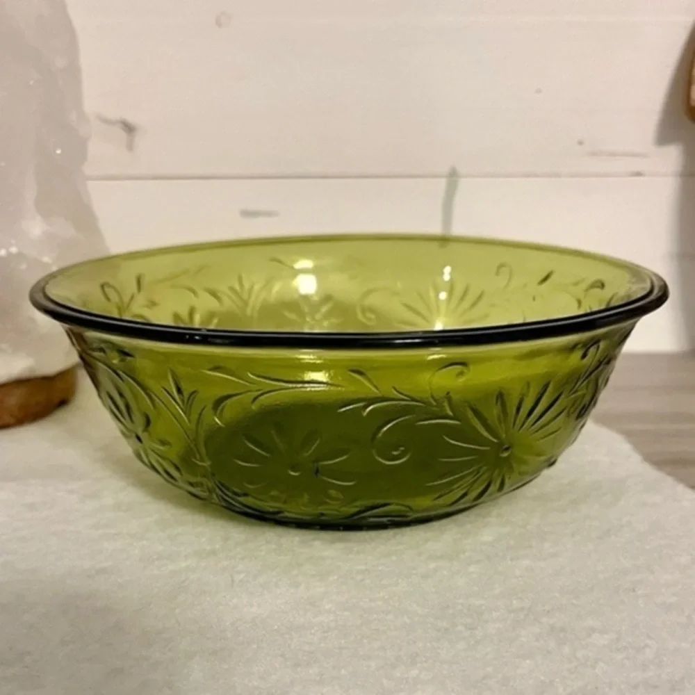 Vintage 1979 FTD Olive Green Glass Bowl Daisy Pattern 7.5”